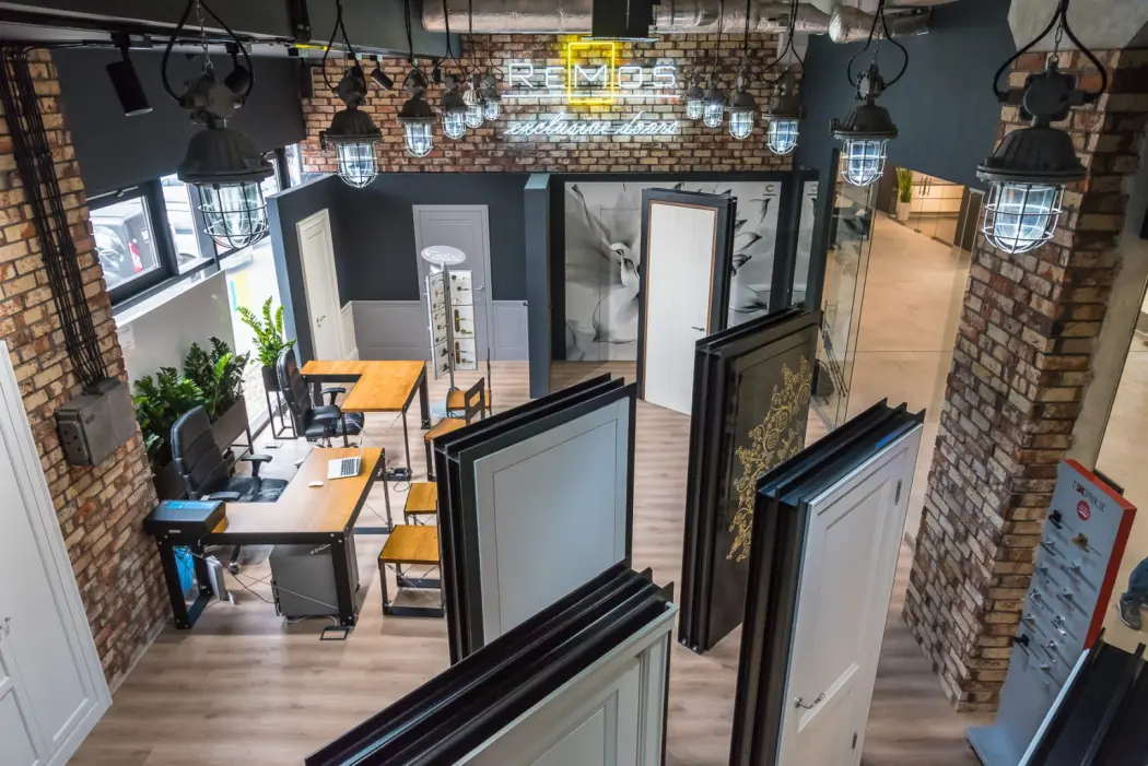 Salon Remos - drzwi, okna i podłogi idealne dla twojej przestrzeni