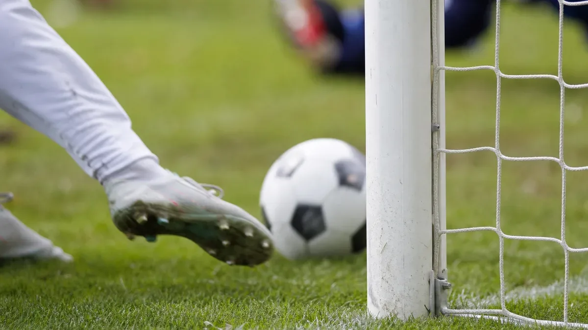 Iskra Księginice rozbita u siebie. Polonia Środa Śląska wygrała 5:0