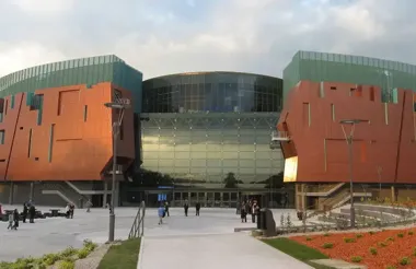 Biegowa Środa na stadionie – bezpłatne treningi z trenerem Pawłem Wysockim