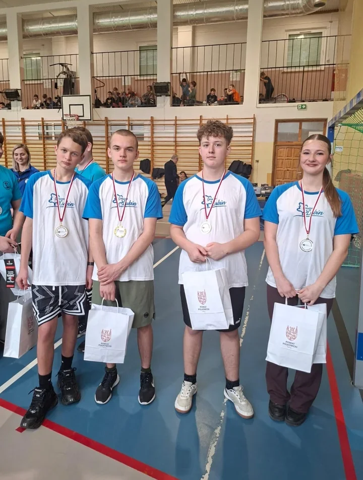Po emocjonującym turnieju tenisa stołowego gmina Lubin przejmuje prowadzenie