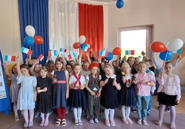 Francuski dzień w gminie Lubin. Szkoły i przedszkole postawiły na zabawę