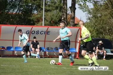 Huzar Raszówka bez punktów. Goście z Osieka byli skuteczniejsi