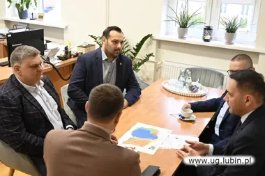 Samorządowcy z regionu w Urzędzie Gminy dyskutują o złożach węgla brunatnego