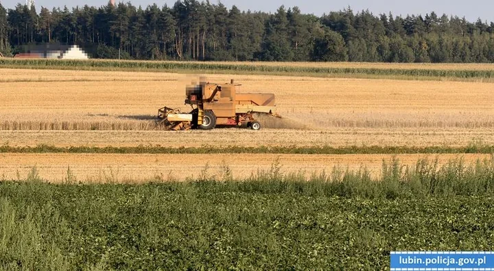 Maszyny rolnicze bez świateł wracają po zmroku. Policja ostrzega