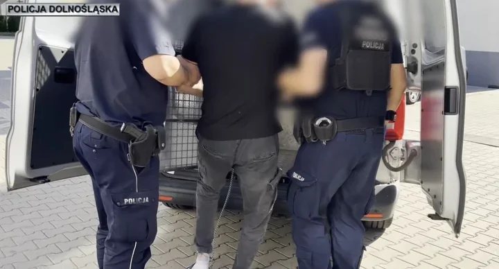 Pobicie, porwanie i porzucone auta. Dwaj pseudokibice z Lubina w areszcie