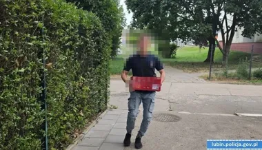 Jedna uwaga w autobusie i butelka w ruchu. 24-latek z Lubina usłyszał zarzuty